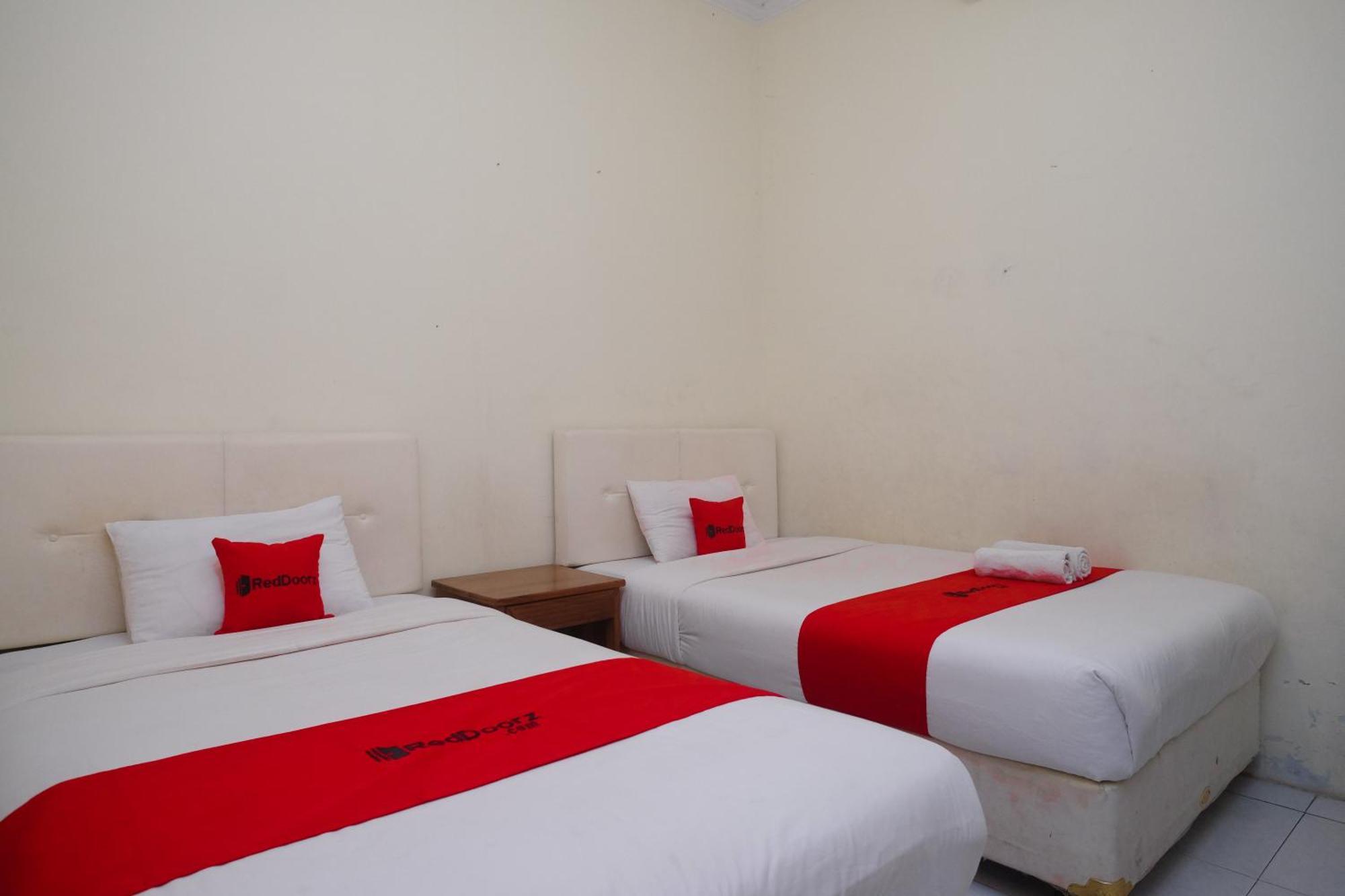 Reddoorz Syariah Near Pakuwon Mall Jogja Kejayan Exterior photo