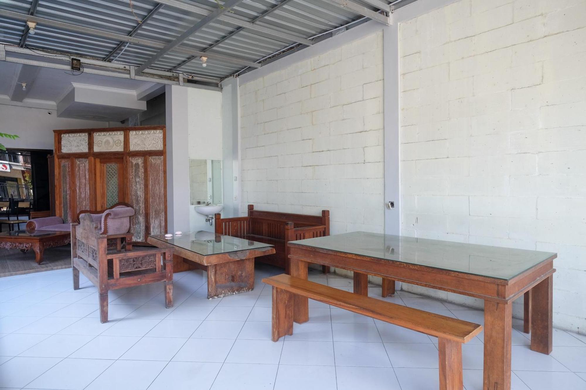 Reddoorz Syariah Near Pakuwon Mall Jogja Kejayan Exterior photo