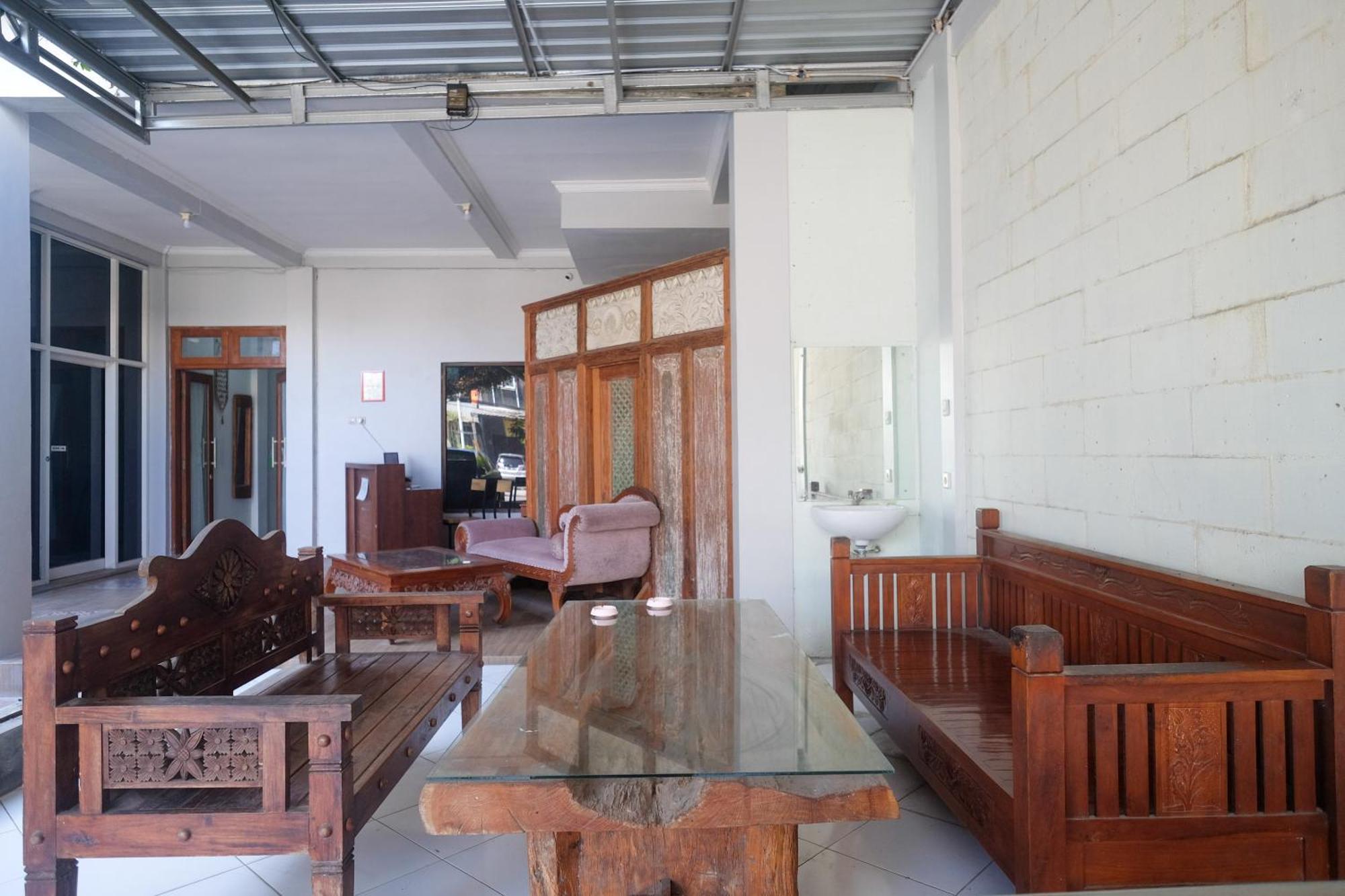 Reddoorz Syariah Near Pakuwon Mall Jogja Kejayan Exterior photo