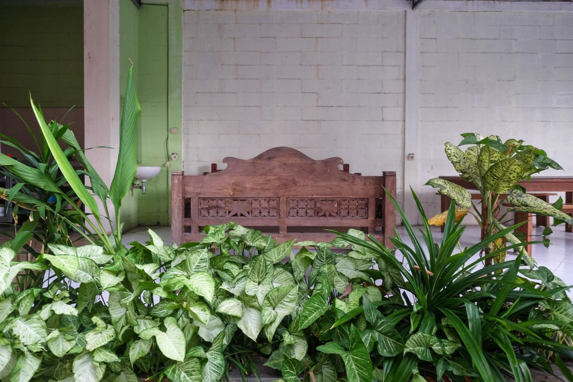 Reddoorz Syariah Near Pakuwon Mall Jogja Kejayan Exterior photo