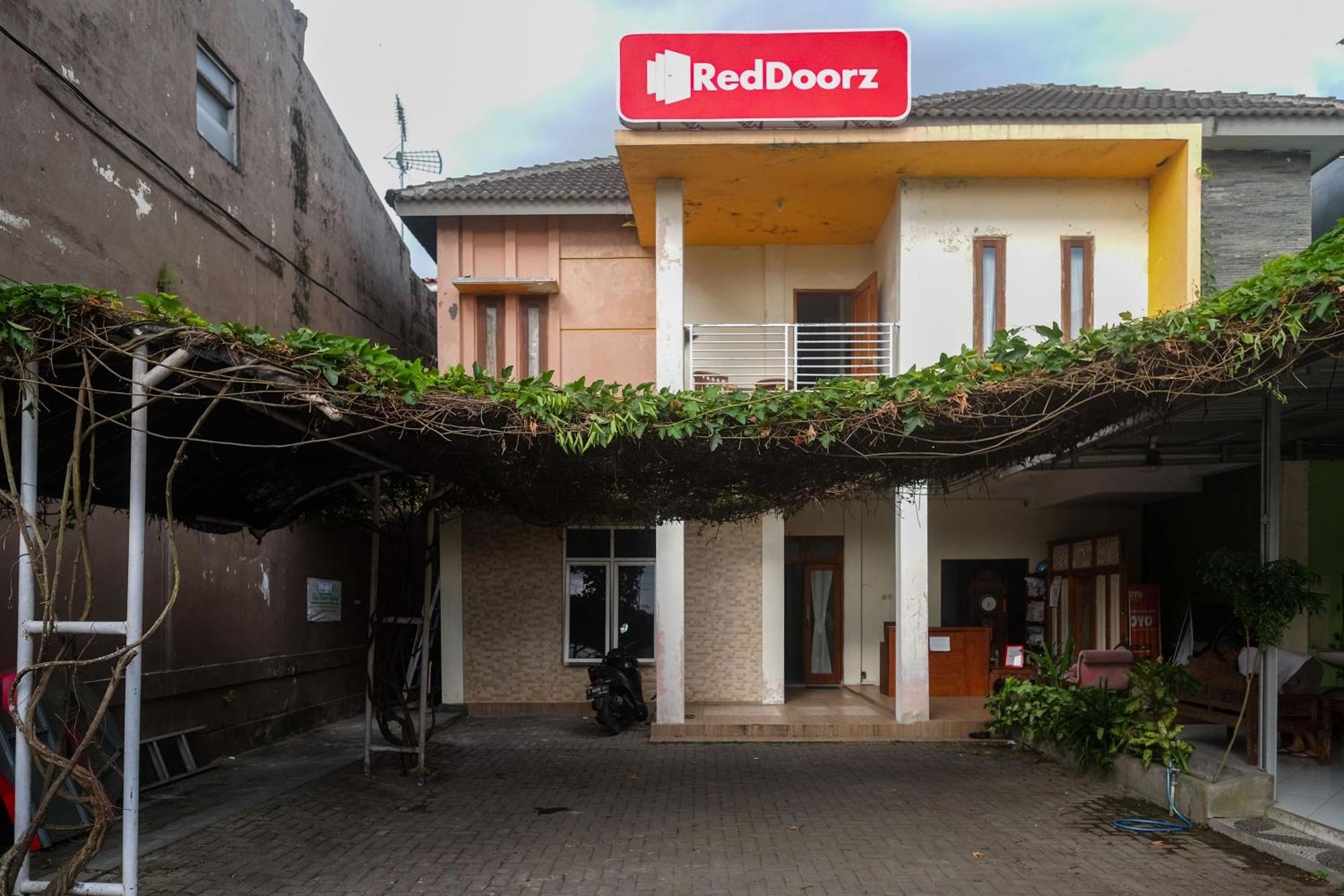 Reddoorz Syariah Near Pakuwon Mall Jogja Kejayan Exterior photo