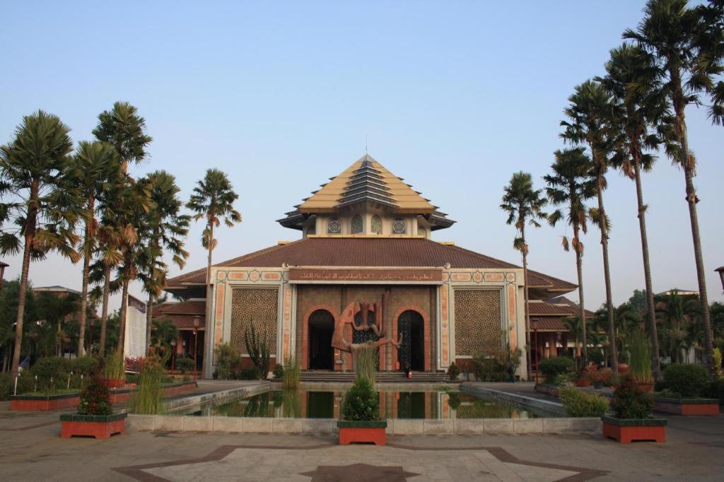 Reddoorz Syariah Near Pakuwon Mall Jogja Kejayan Exterior photo